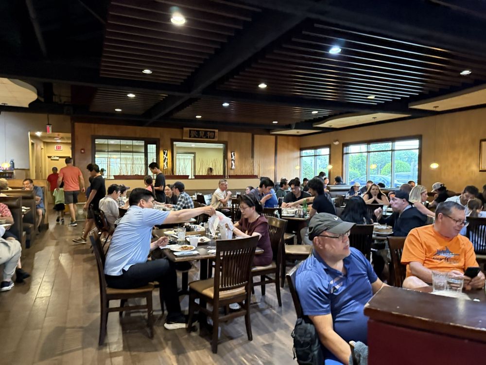 Chef Ping - Main Dining area - interior - Chinese Near Me - Rolling Meadows, Illinois Chef Ping - Main Dining area - interior - Chinese Near Me - Rolling Meadows, Illinois