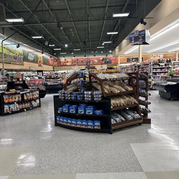 Macey's Lehi - Bread and produce section - Grocery Near Me - Lehi, Utah