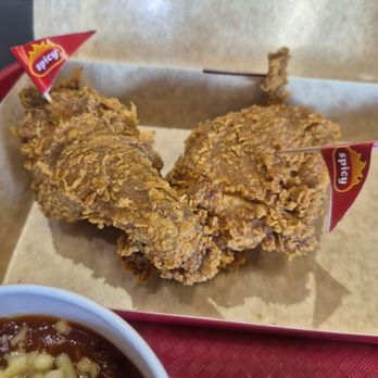 Jollibee - Fried chicken - Fast Food Near Me - Scarborough, Alberta