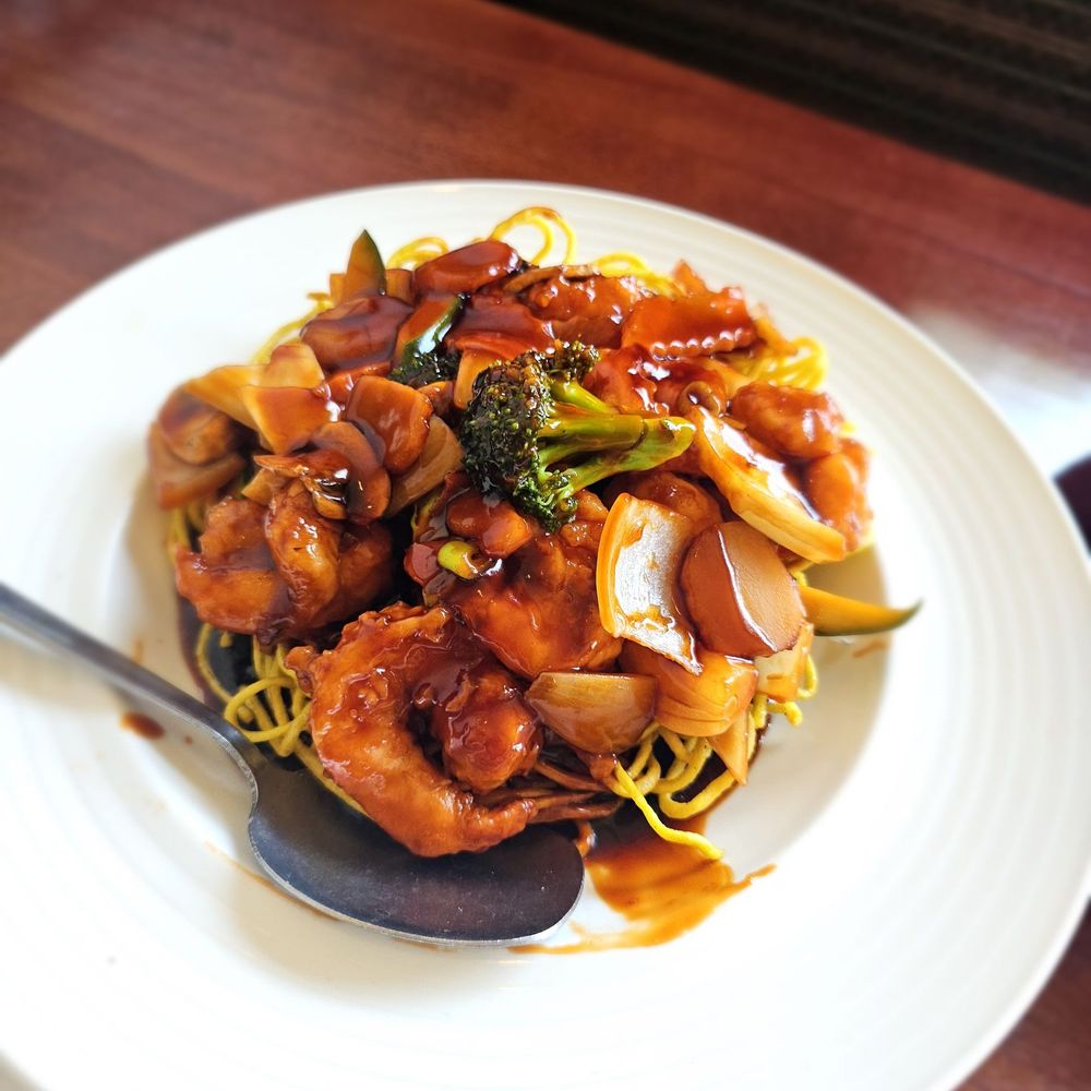 East Restaurant - Shrimp Pan Fried Noodles. Huge shrimp and plenty of veggies. - Chinese Near Me - Rutland, Vermont East Restaurant - Shrimp Pan Fried Noodles. Huge shrimp and plenty of veggies. - Chinese Near Me - Rutland, Vermont
