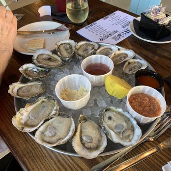 Fuller's Raw Bar - Oyster flight - Seafood Near Me - Hampton, Virginia