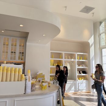 La La Land - Inside - Coffee & Tea Near Me - Glendale, California La La Land - Inside - Coffee & Tea Near Me - Glendale, California