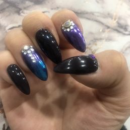 Dipping powder manicure w tips ! Fabulous job J