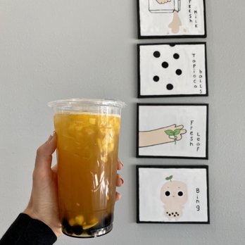 TeaSu Drinks & Desserts - Mango Passion Green Tea (with their boba wall art) - Bubble Tea Near Me - Albuquerque, New Mexico