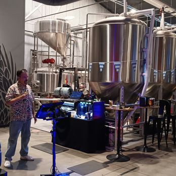 Red Engine Brewing Company - Brewing vats and karaoke jockey Steve Sharp - Breweries Near Me - Fillmore, California