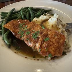 Blackthorn Pub - Delicious salmon with mashed potatoes and green beans