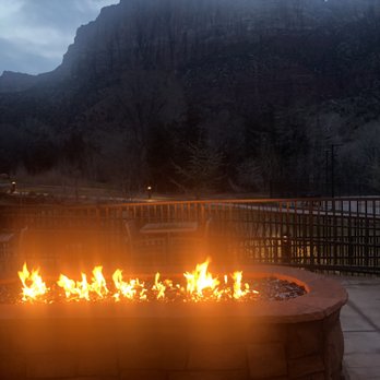 SpringHill Suites by Marriott Springdale Zion National Park - Fire pit outside - Hotels Near Me - Springdale, Utah