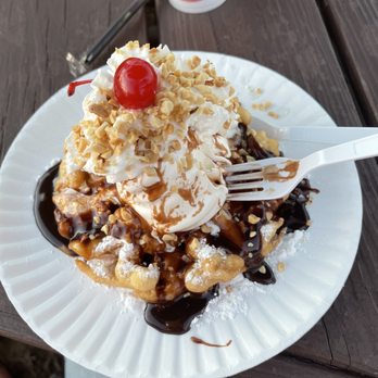 New Town Creamery - Funnel cake fudge Sunday - Hot Dogs Near Me - Stephens City, Virginia New Town Creamery - Funnel cake fudge Sunday - Hot Dogs Near Me - Stephens City, Virginia