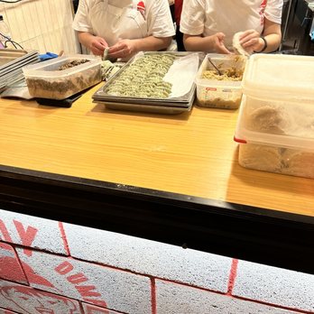 Lady Dumpling - Making handmade dumplings. - Chinese Near Me - Barcelona, B