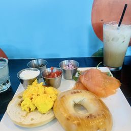 Salmon Lox w. Bagels