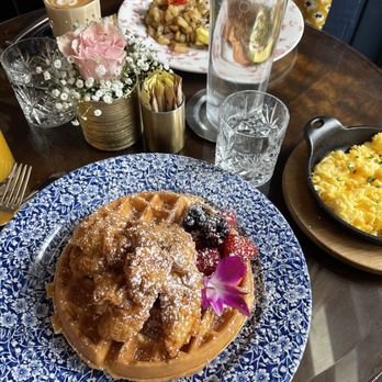 Little Hen - Chicken and Waffle - Breakfast & Brunch Near Me - Miami, Florida Little Hen - Chicken and Waffle - Breakfast & Brunch Near Me - Miami, Florida