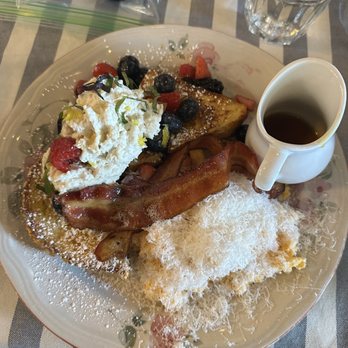 Loupiotte Kitchen - An American in Paris - French Near Me - Los Angeles, California Loupiotte Kitchen - An American in Paris - French Near Me - Los Angeles, California