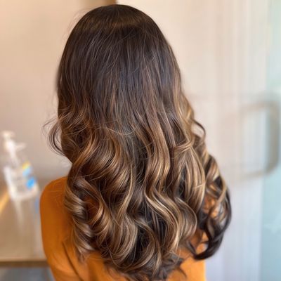 Salon Phoenix by null