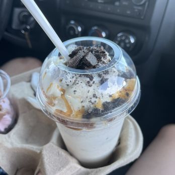 Comet Frozen Custard - oreo caramel concrete with EXTRA oreo - Ice Cream & Frozen Yogurt Near Me - Rolling Meadows, Illinois Comet Frozen Custard - oreo caramel concrete with EXTRA oreo - Ice Cream & Frozen Yogurt Near Me - Rolling Meadows, Illinois