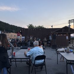 Dirty Ernie's - Dirty Dog Saloon - Live music! Sverwood