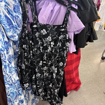 Rainbow - Cute summer dresses this particular one felt like linen & old school Hawaiian print - Women's Clothing Near Me - Moreno Valley, California Rainbow - Cute summer dresses this particular one felt like linen & old school Hawaiian print - Women's Clothing Near Me - Moreno Valley, California