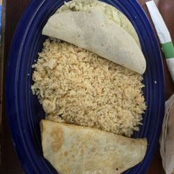 La Carreta Mexican Restaurant - Combo with chicken taco and chicken quesadilla