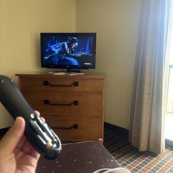 Eagle Crest Resort - Wow... everything is broken and dirty. Left before we unpacked. Worst hotel I've stayed in, and we even got a suite - Resorts Near Me - Redmond, Oregon