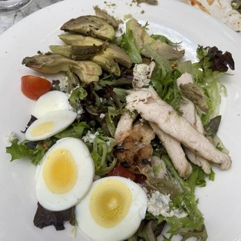 Commerce Kitchen - Classic Cobb Salad - American Near Me - Huntsville, Alabama Commerce Kitchen - Classic Cobb Salad - American Near Me - Huntsville, Alabama