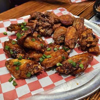 The Heights Pizzeria and Drafthouse - Wings - Half Thai & Combination Lemon Pepper and Buffalo - Chicken Wings Near Me - Harker Heights, Texas The Heights Pizzeria and Drafthouse - Wings - Half Thai & Combination Lemon Pepper and Buffalo - Chicken Wings Near Me - Harker Heights, Texas