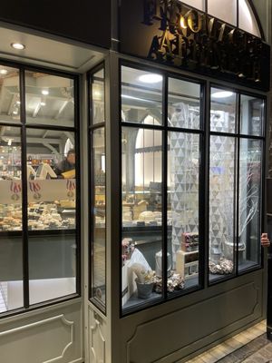 Fromagerie Pierre Gay by null