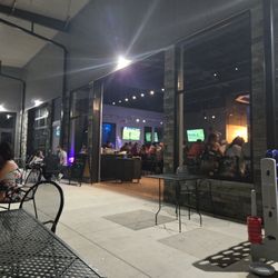 Aviator Hangar Bar and Brewery - Bar area