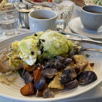 Sweet Maple - Crab Benedict and potatoes - New American Near Me - Walnut Creek, California Sweet Maple - Crab Benedict and potatoes - New American Near Me - Walnut Creek, California