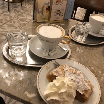 Café Mozart - Apple pie - Cafes Near Me - Vienna, 9 Café Mozart - Apple pie - Cafes Near Me - Vienna, 9