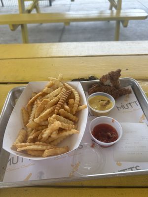 MUTTS Canine Cantina® by null