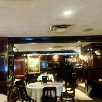 Springfield Grille - View to far end of dining room at 5pm - New American Near Me - Mars, Pennsylvania