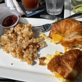 Brownstone Tavern & Grill - Breakfast Sandwich - Sports Bars Near Me - Chicago, Illinois Brownstone Tavern & Grill - Breakfast Sandwich - Sports Bars Near Me - Chicago, Illinois