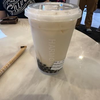 Harmony Tea Shoppe - White Peach Oolong Milk Tea w/ regular boba - Bubble Tea Near Me - Indianapolis, Indiana