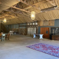 Summit Hill Gardens - Barn