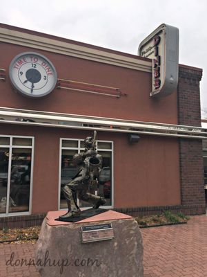 Phillips Avenue Diner by null