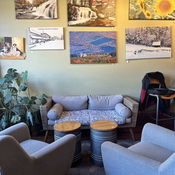 Wakey Monkey - Saluda - Lounge area - Coffee & Tea Near Me - Saluda, North Carolina