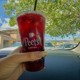 Berry hibiscus with 2 pumps of liquid cane sugar.