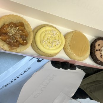 Crumbl - Michigan Ave - Mystery cookie (apple pie), Lemon cupcake, caramel cake, French silk pie - Bakeries Near Me - Chicago, Illinois Crumbl - Michigan Ave - Mystery cookie (apple pie), Lemon cupcake, caramel cake, French silk pie - Bakeries Near Me - Chicago, Illinois