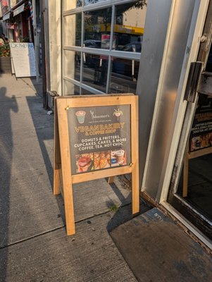 bloomer's Bloor by null
