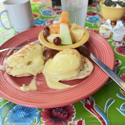 Eggs Classic Benedict Eggs Classic Benedict