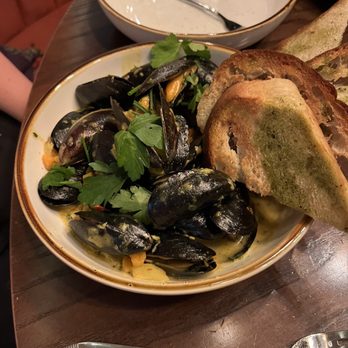 Five Kitchen & Bar - Curry mussels - New American Near Me - Cincinnati, Ohio Five Kitchen & Bar - Curry mussels - New American Near Me - Cincinnati, Ohio