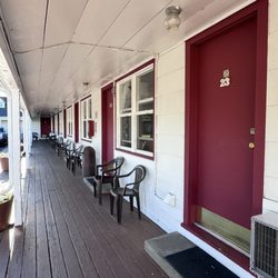Silver Maple Inn - Cute porch area