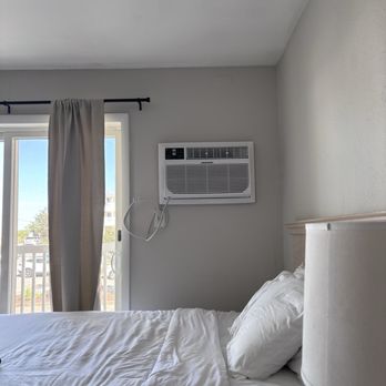 Drifting Sands Oceanfront Hotel - Hotels Near Me - Ship Bottom, New Jersey