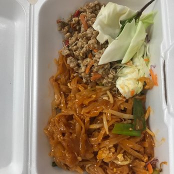 Thai Curry - Pad Thai and Larb salad - Thai Near Me - Paramount, California Thai Curry - Pad Thai and Larb salad - Thai Near Me - Paramount, California