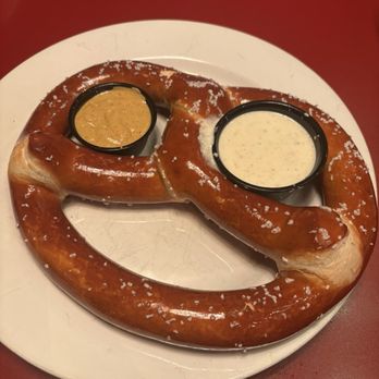 Stone Arch Brewpub - Bavarian German Style Soft Pretzel with beer cheese (the beer cheese is a MUST, 100% worth the extra dollar!!) - New American Near Me - Appleton, Wisconsin