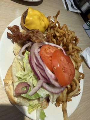Mister Steer - Dejeuner - Burgers Poutine Steak - Dessert - Delivery/Livraison by null