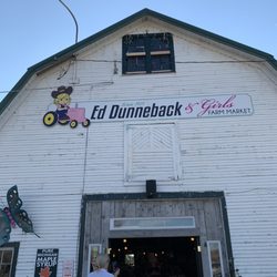 Pink Barrel Cellars - Ed Dunneback & Girls / Pink Barrel Cellars