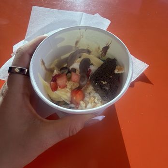 Toppings - Ice Cream & Frozen Yogurt Near Me - Rohnert Park, California Toppings - Ice Cream & Frozen Yogurt Near Me - Rohnert Park, California