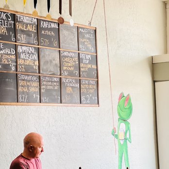 Two Frogs Brewing Company - Brewpubs Near Me - Tarpon Springs, Florida