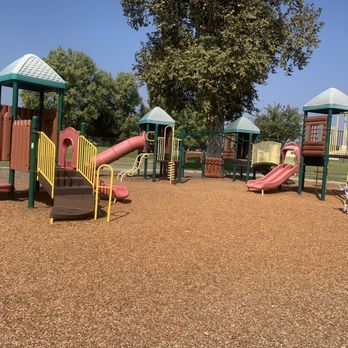 Sequoia Park - Parks Near Me - Simi Valley, California