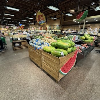 Wegmans - Grocery Near Me - Hunt Valley, Maryland